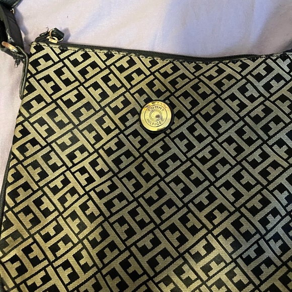 Tommy Hilfiger purse - Picture 3 of 6